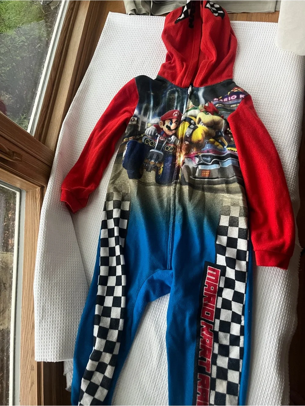 Mario kart boys outfit Toddler size 4/5